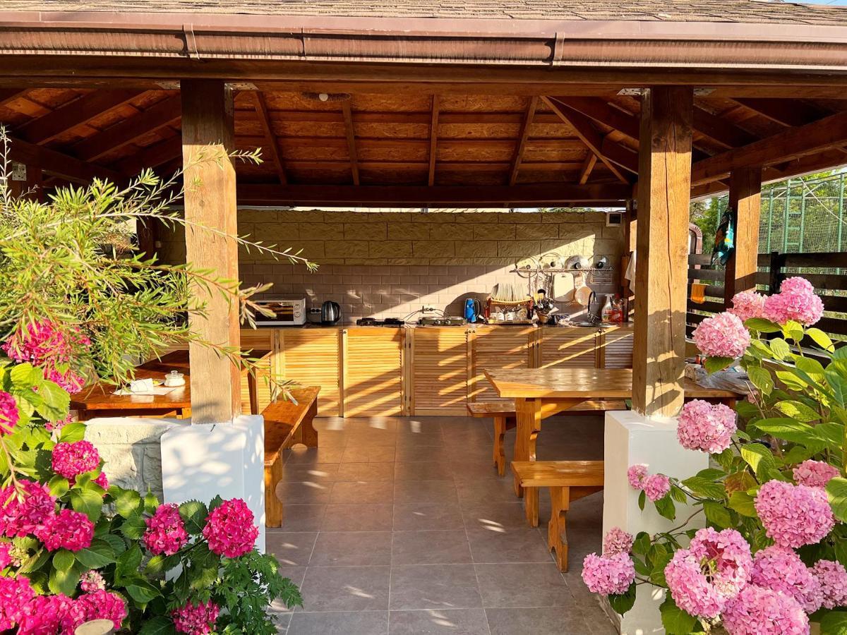 Hotel Golden Gagra Exterior photo